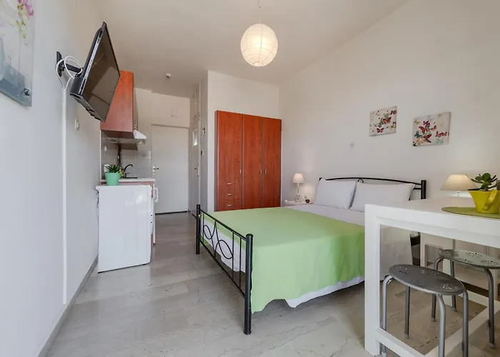 μελίτατα 17 * Rethymno