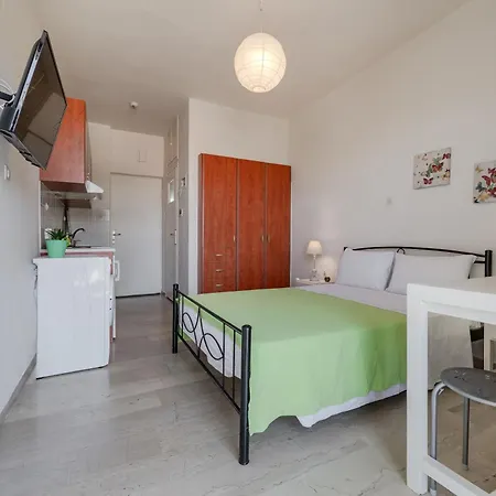 μελίτατα 17 * Rethymno